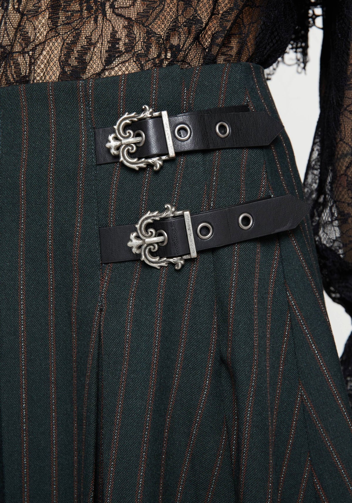 Kera Grün Nadelstreifen Schnalle Detail Mini Plissiert Rock