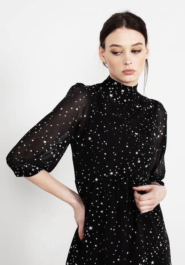 Cosmos Hoch Hals Kleid