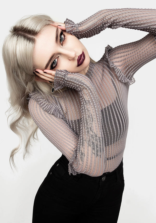 MOURNING RUFFLE TOP GHOST GREY