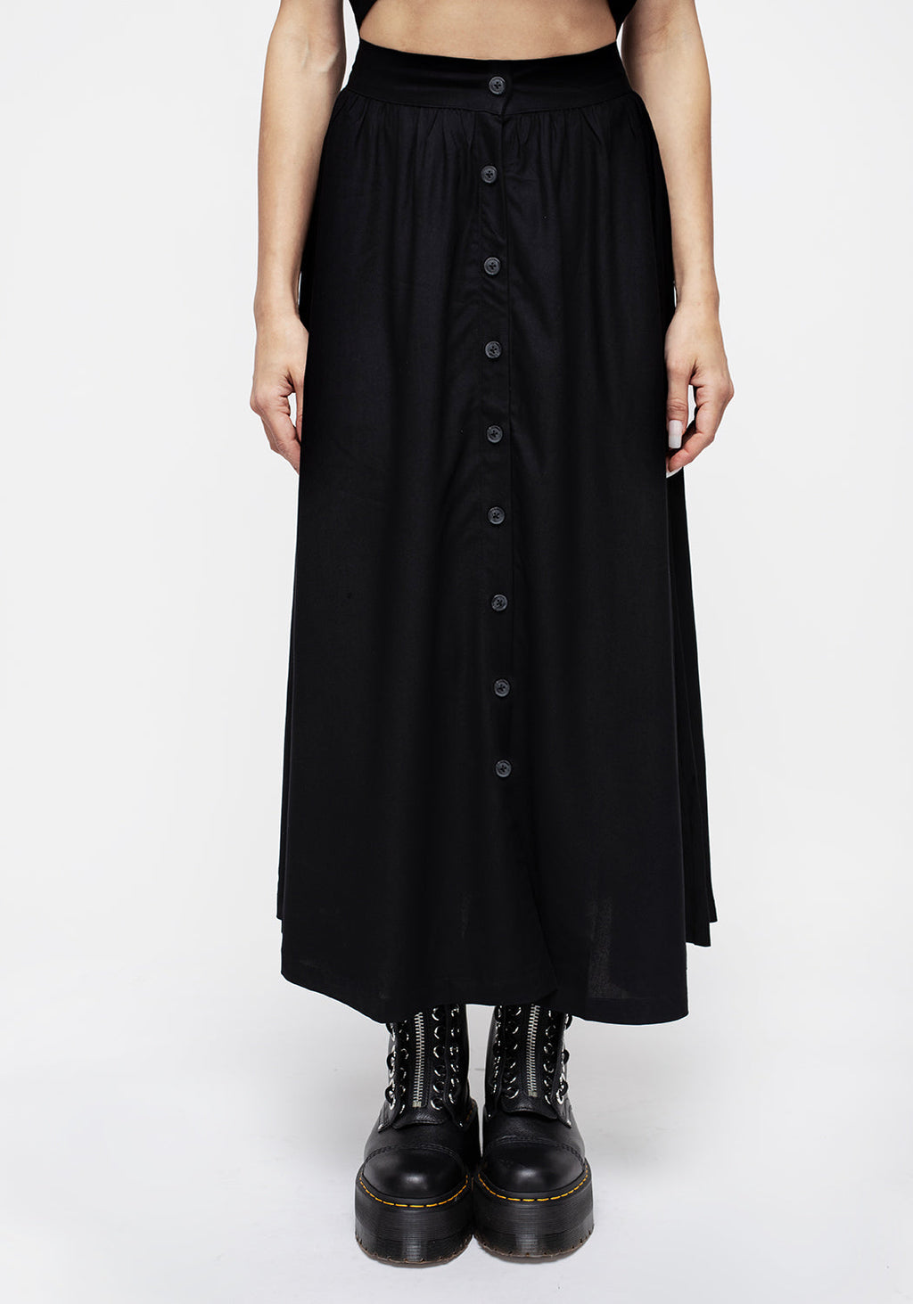 Disturbia | Maidenhair Button Down Midi Skirt - Midnight Black