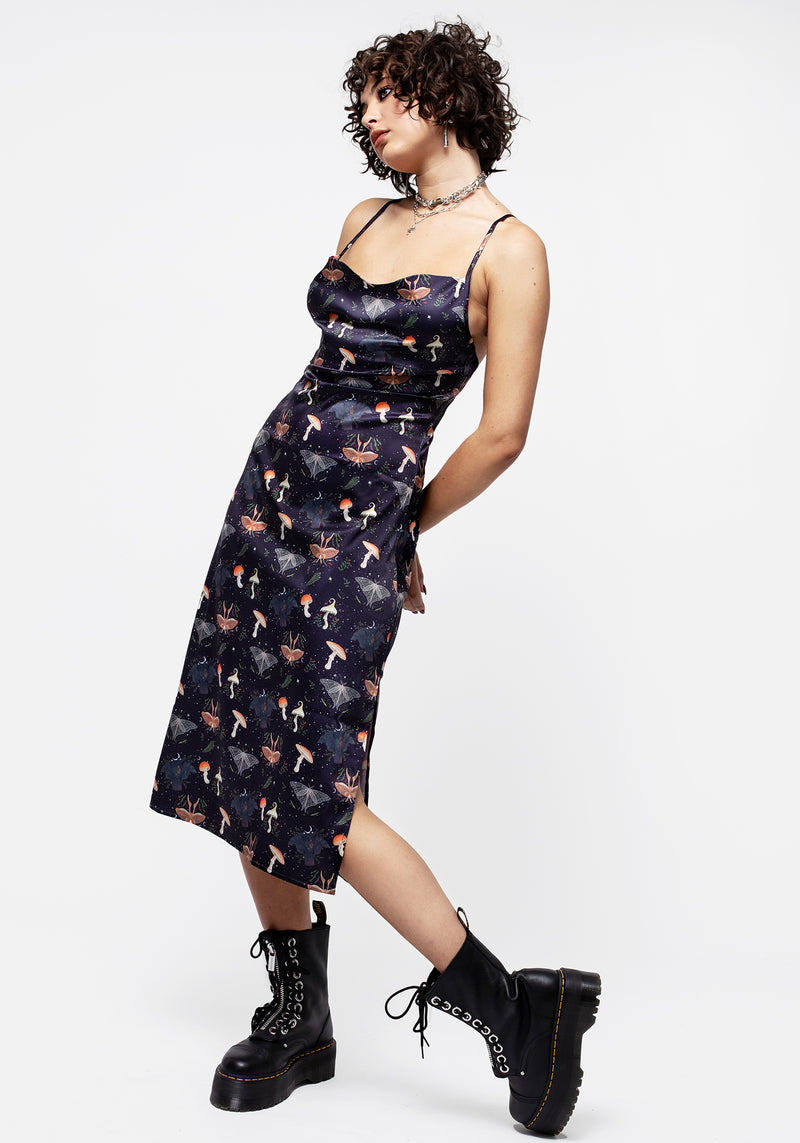 Medeina Druck Cowl Hals Satin Midi Slip Kleid