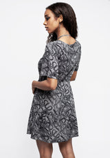Ophidia Schlangen Druck Mini Rüsche Kleid Grau
