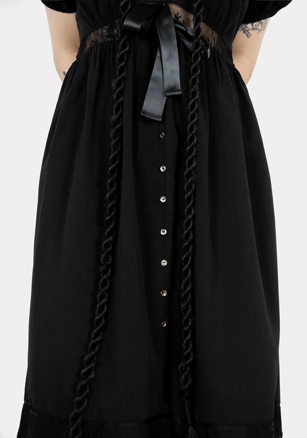 Mortuary Spitze Knopf Hoch Midi Kleid