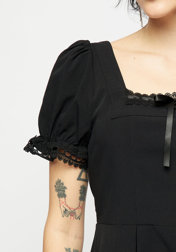 Misery Square Hals Mini Kleid