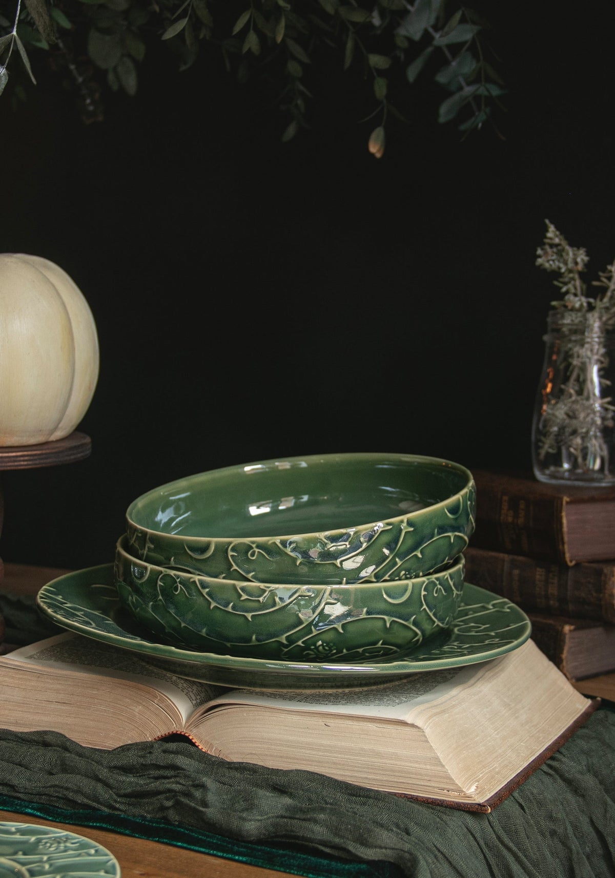 Rosethorn Blumenmuster Geprägt Pasta Schüssel  (4 Piece Set)