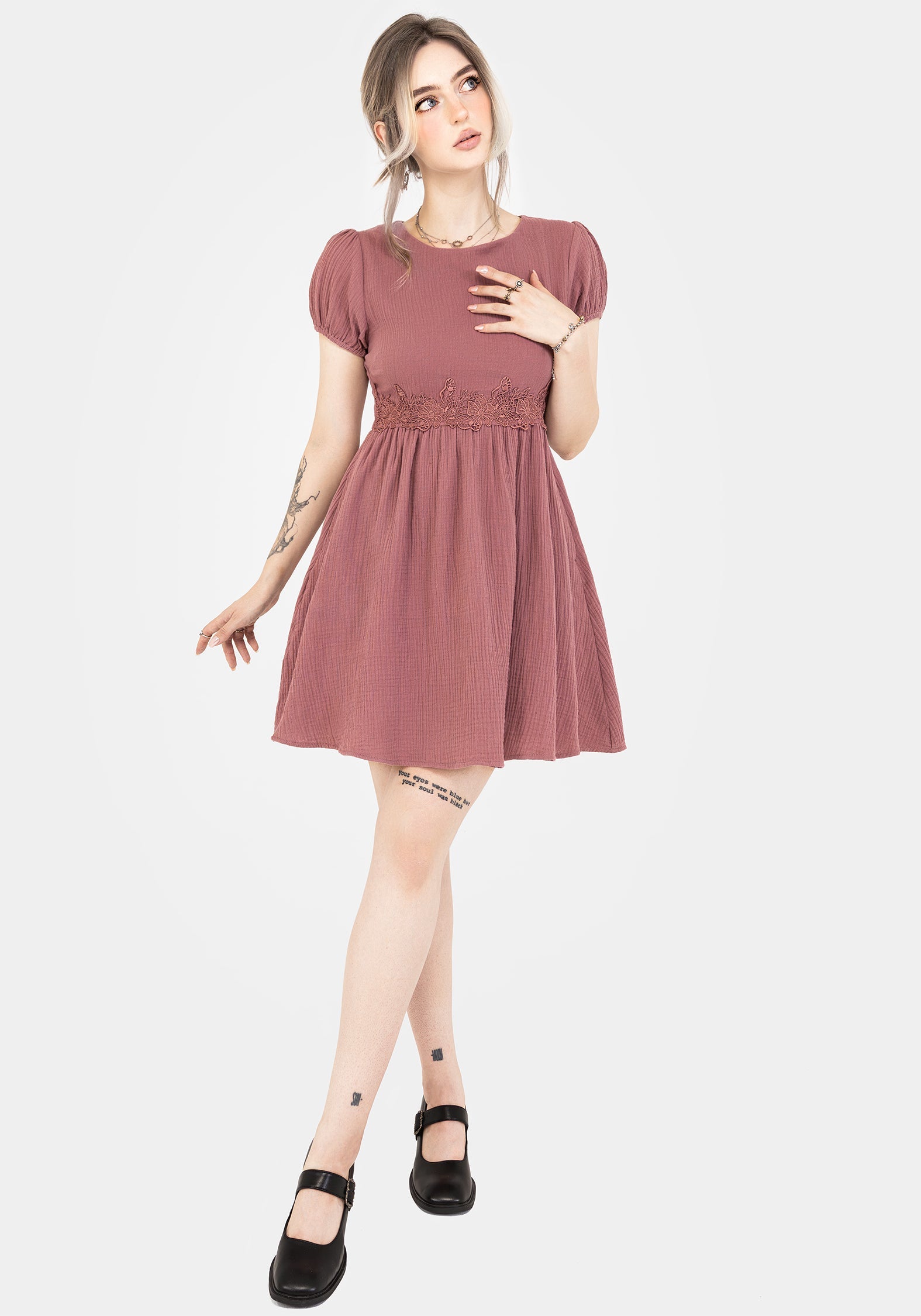 Rosamoth Applikation Besatz Baumwolle Mini Rüsche Kleid