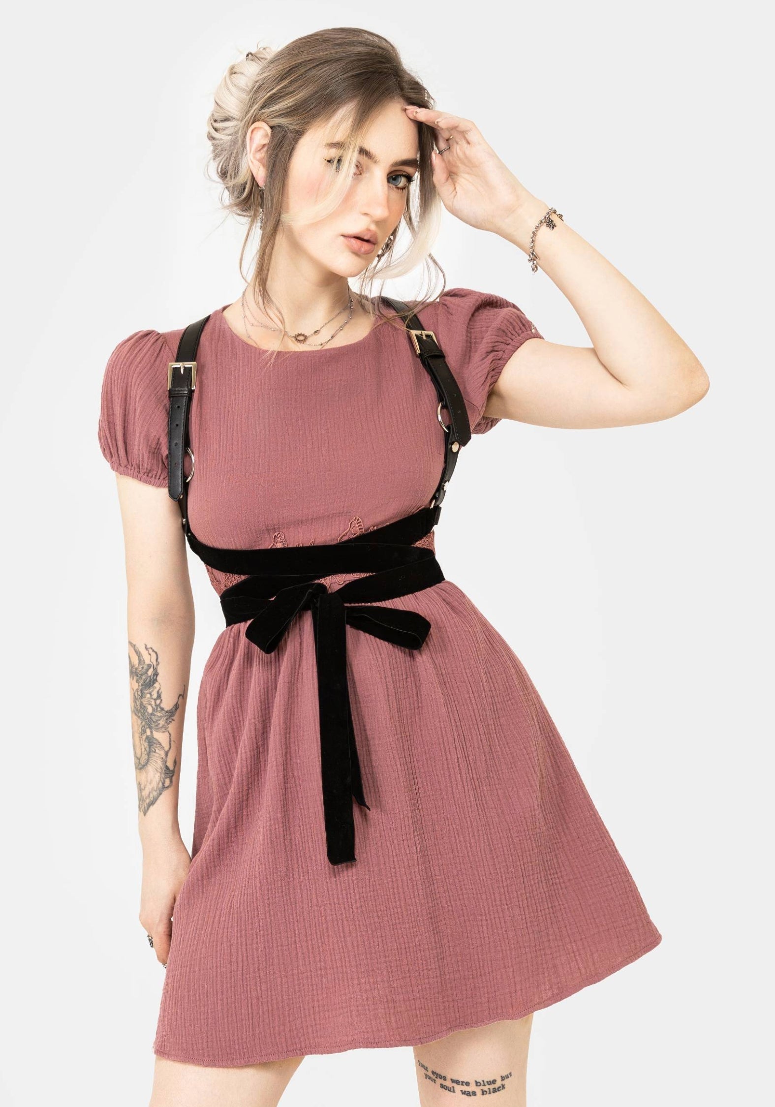 Rosamoth Applikation Besatz Baumwolle Mini Rüsche Kleid