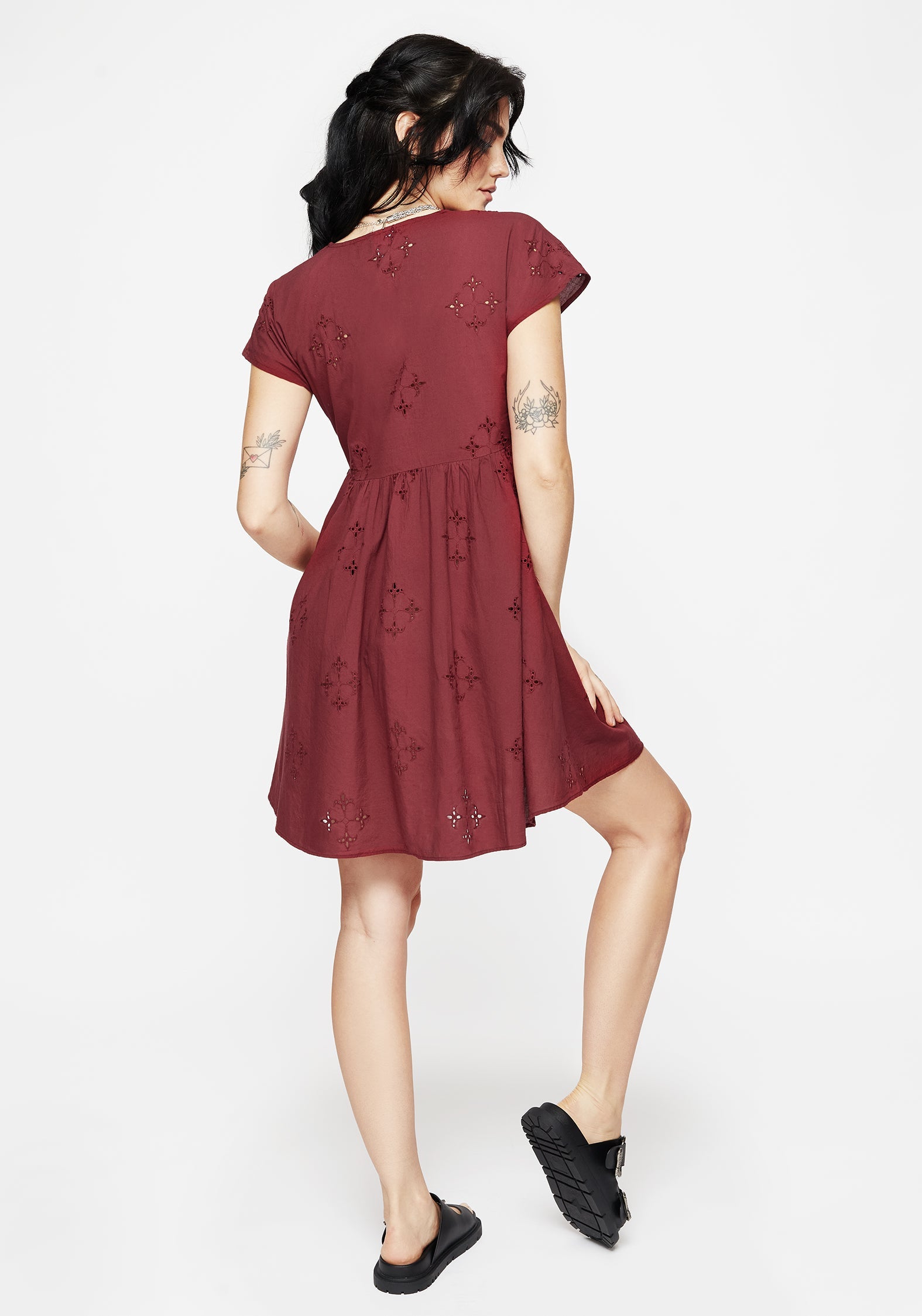 Crux Broderie Baumwolle Rüsche Mini Kleid  Rot