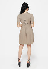 Hester Bestickt Knopf Hoch Mini Kleid