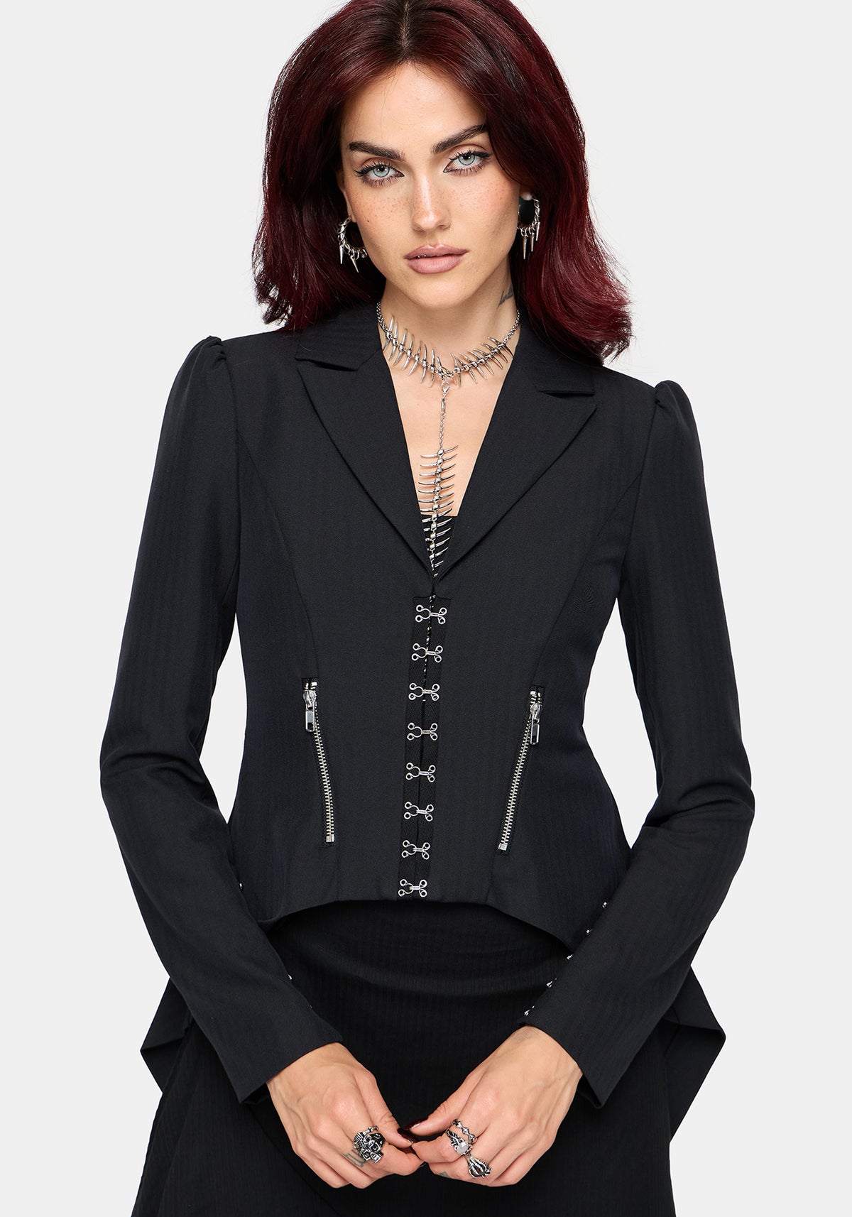 Reina Haken & Eye Hoch Low Blazer