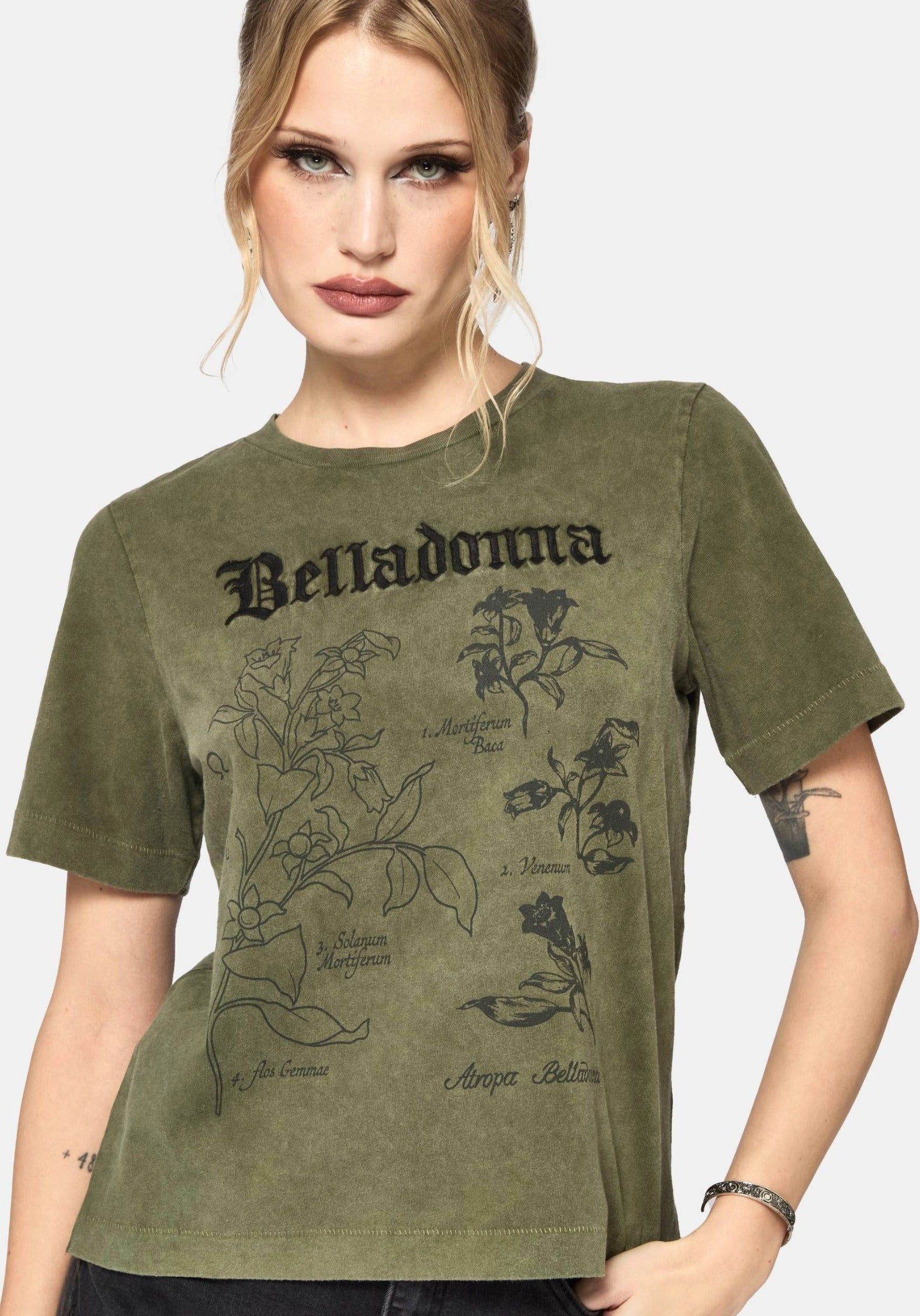Belladonna Grafik Bestickt Regular Passform T-Shirt