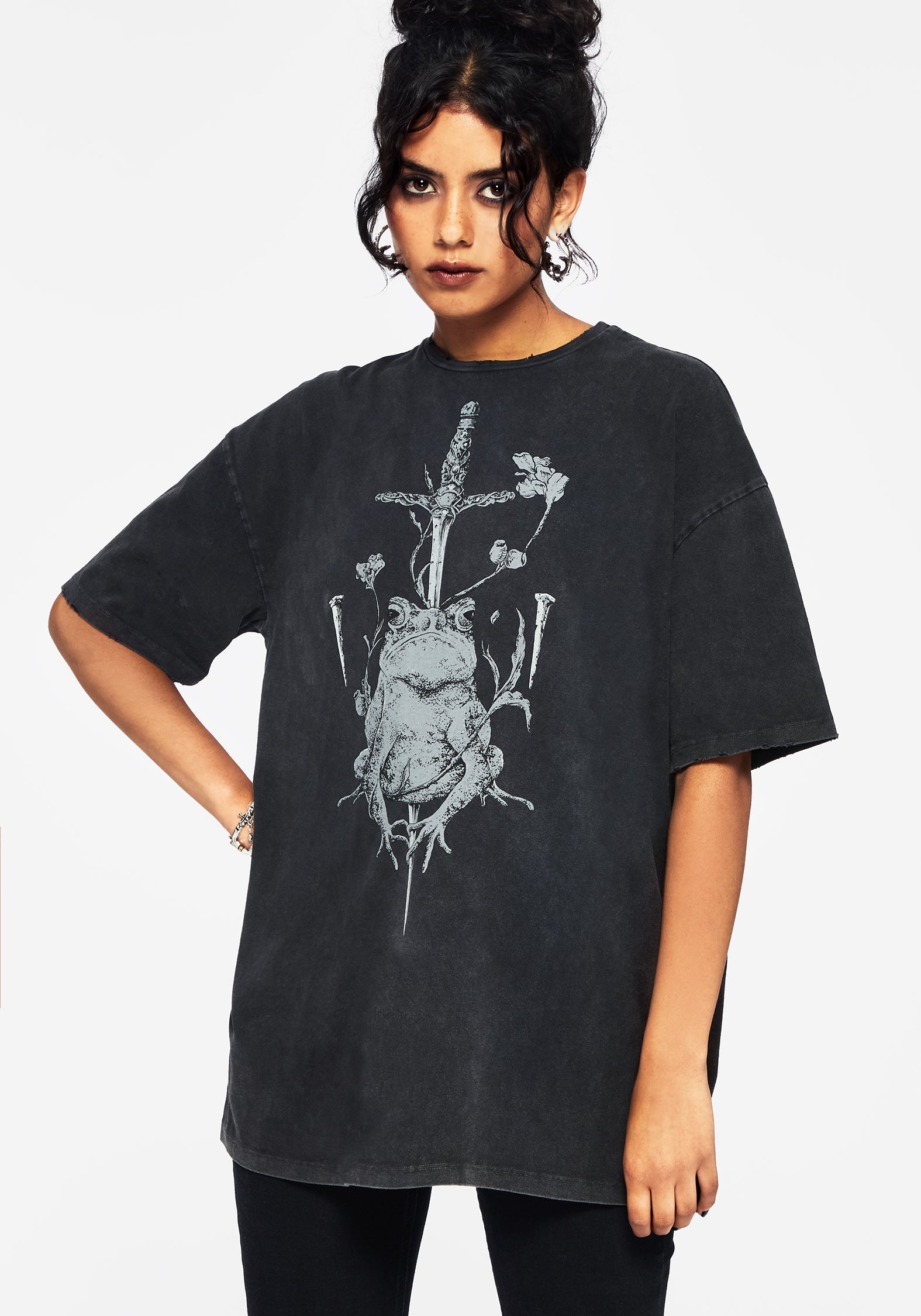 Anura Oversized Acid Wash Frog Graphic Print T-shirt – Disturbia