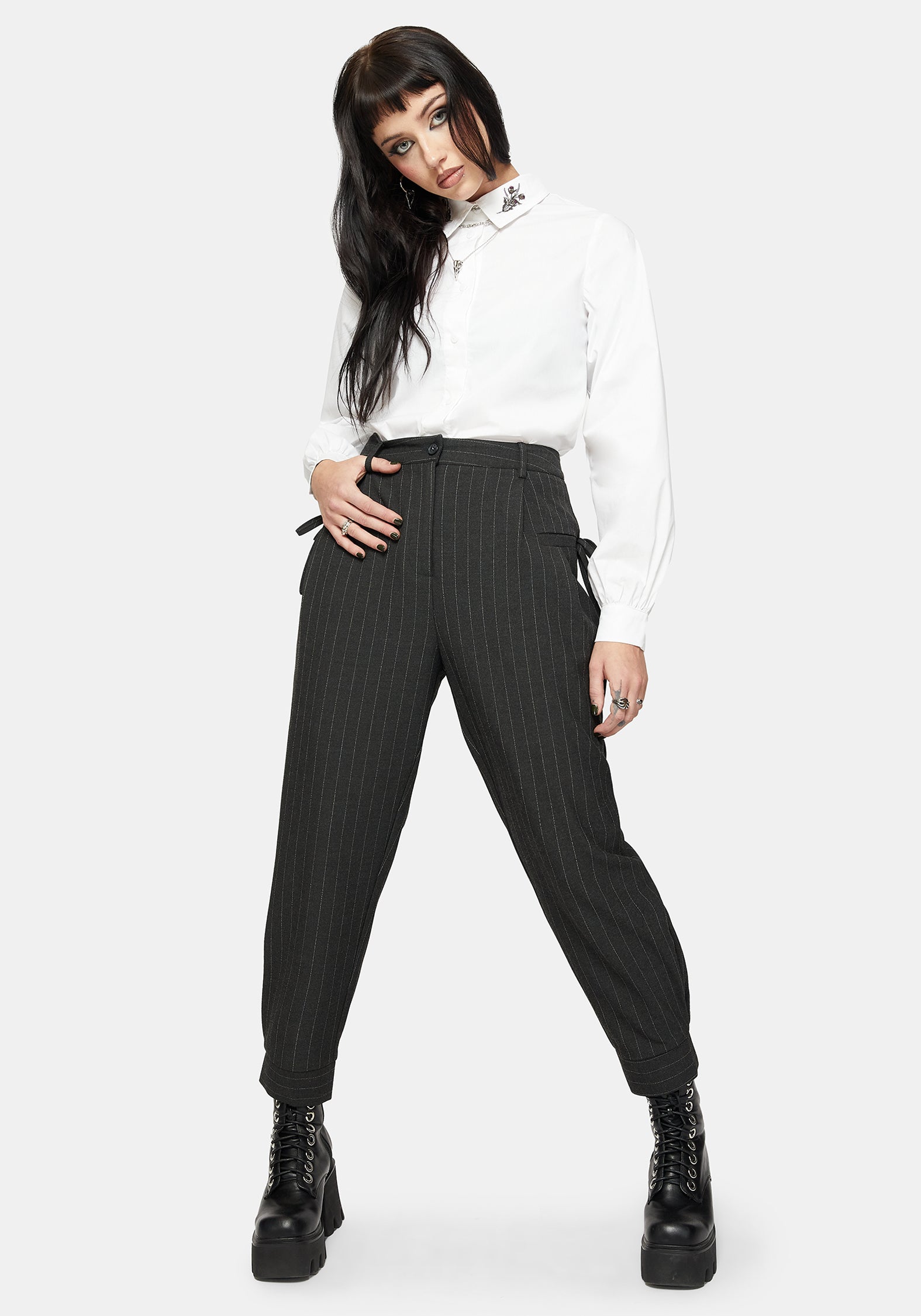 Sabrina Nadelstreifen Schleife Detail Hose