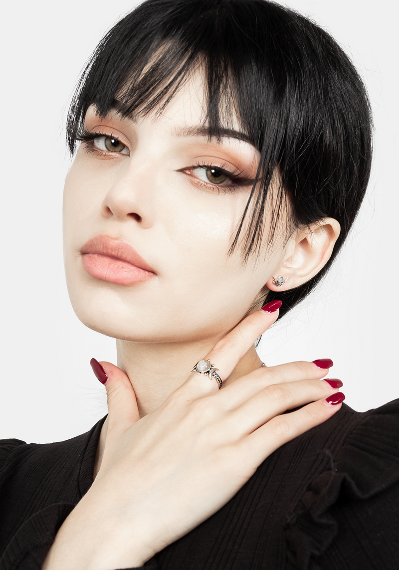 GODDESS TRIPLE MOON MOONSTONE RING