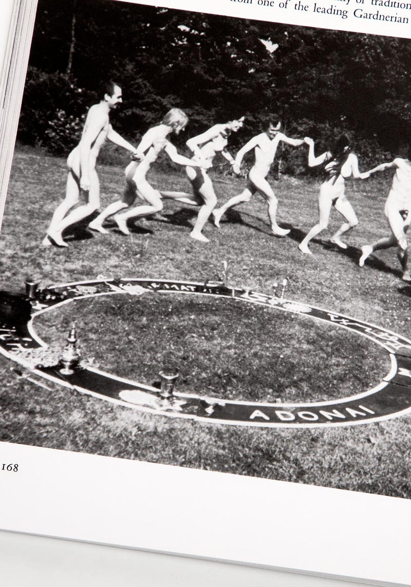 A New History Von Witchcraft :