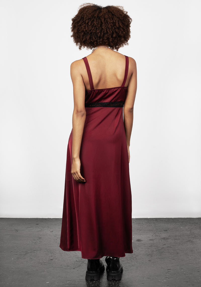 Mara Spitze Gepaneelt Slip Kleid