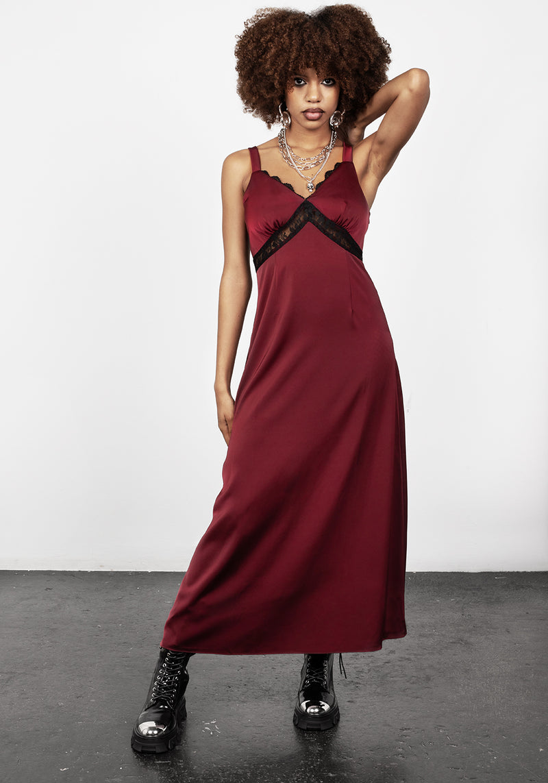 Mara Spitze Gepaneelt Slip Kleid