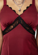 Mara Spitze Gepaneelt Slip Kleid