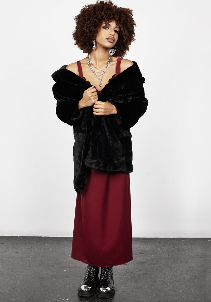 Mara Spitze Gepaneelt Slip Kleid