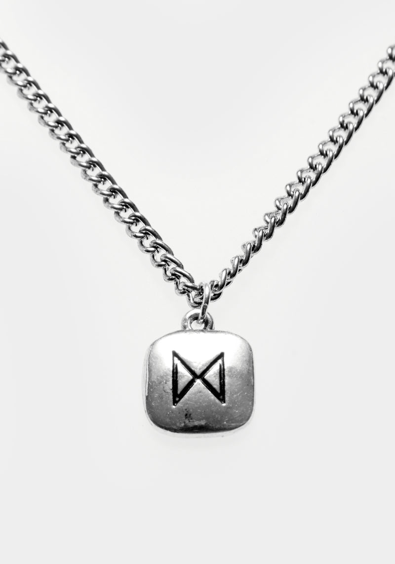 Runes Gelagert Halskette
